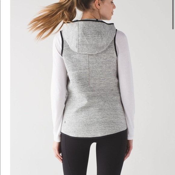 Lululemon Insculpt Reversible Vest With Hood - Picture 2 of 13